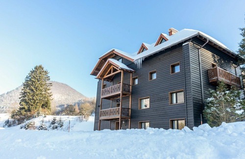 Muhldorf Apartment | Beautiful apartment for 9 guests with WIFI, TV and balcony