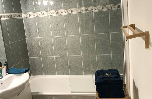 Chalon-sur-Saone Apartment | Beautiful apartment in a good location renovated to new quality bedding