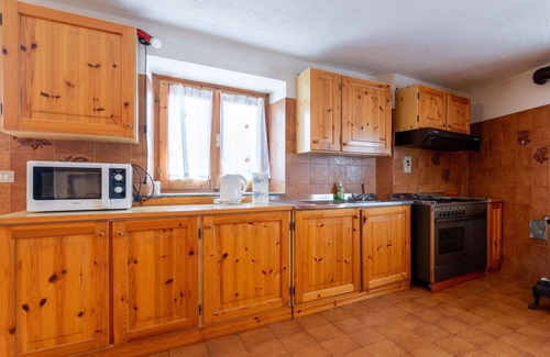 Sarre Apartment | Beautiful apartment for 5 guests with TV and pets allowed, close to Aosta
