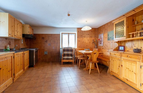 Sarre Apartment | Beautiful apartment for 5 guests with TV and pets allowed, close to Aosta