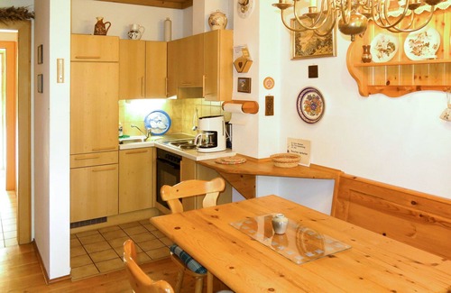 Treffen Villa | Beautiful apartment in villa for 4 guests with WIFI, TV, terrace and pets allowed