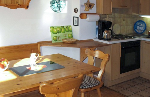 Treffen Villa | Beautiful apartment in villa for 4 guests with WIFI, TV, terrace and pets allowed