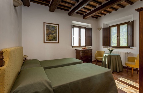 Penna San Giovanni Other | Beautiful apartament for family with pool garden and restaurant