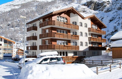 Saas Almagell Apartment | Beautiful apartment for 5 guests with WIFI, TV, balcony, pets allowed, panoramic view and parking