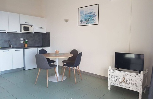 Figarella Apartment | Beautiful apartment for 4 people with WIFI, pool, A/C, TV, terrace and parking