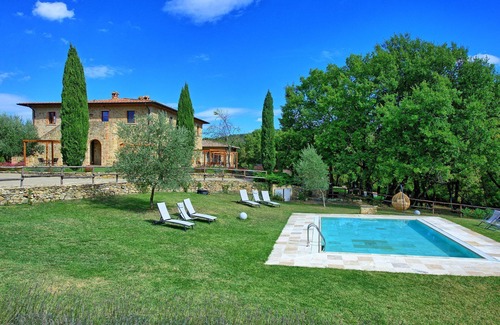 Simignano Apartment | Beautiful apartment for 4 guests with pool, WIFI, TV, patio, pets allowed and panoramic view