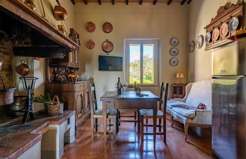 Monticchiello Apartment | Beautiful apartment for 4 people with A/C, WIFI and TV, close to Montepulciano