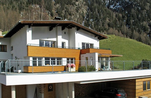 Runhof Apartment | Beautiful apartment for 5 people with WIFI, TV, balcony and parking
