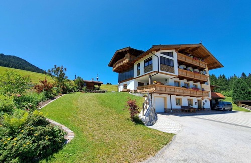 Wildschoenau Apartment | Beautiful apartment for 4 guests with WIFI, TV and balcony