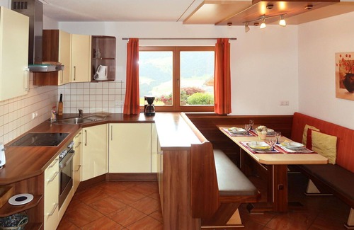 Muhlthal Apartment | Beautiful apartment for 8 guests with WIFI, TV and balcony