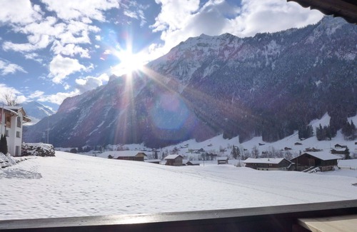 Kandergrund Apartment | Beautiful apartment for 4 people with WIFI, TV, balcony, pets allowed and panoramic view