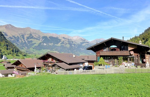 Kandergrund Apartment | Beautiful apartment for 4 people with WIFI, TV, balcony, pets allowed and panoramic view