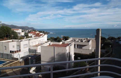 Llanca Apartment | BEAUTIFUL APARTMENT ANY COMFORT, VIEWS OF THE SEA AND MOUNTAIN, POOL
