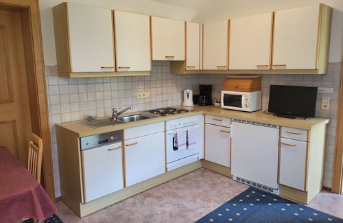 Spiss Apartment | Beautiful apartment for 2 people with TV, patio and pets allowed