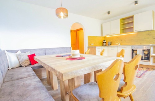 Fuegenberg Apartment | Beautiful apartment for 20 guests with WIFI, TV and balcony