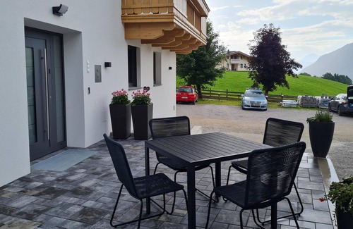 Muhlthal Apartment | Beautiful apartment near the ski lift with garden
