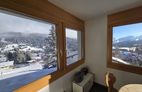 Valbella Apartment | Beautiful apartment for 4 people with WIFI, TV and balcony
