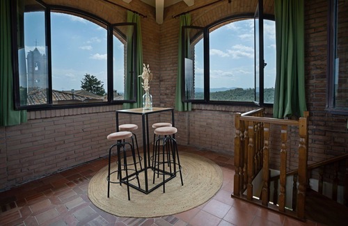San Gimignano Apartment | Beautiful apartment for 10 guests with WIFI, pool, A/C and panoramic view, close to San Gimignano