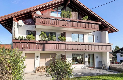 Oy-Mittelberg Apartment | Beautiful apartment for 4 guests with WIFI, TV, terrace and pets allowed