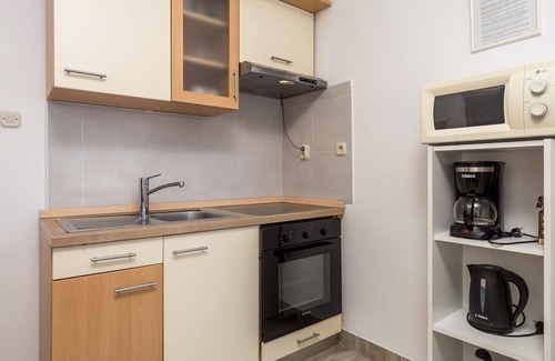 Senj Apartment | Beautiful apartment for 2 people with pool, A/C, WIFI, TV, terrace and pets allowed