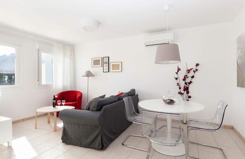 Vergel Apartment | Beautiful apartment for 4 guests with A/C, WIFI, pool, TV, terrace and parking