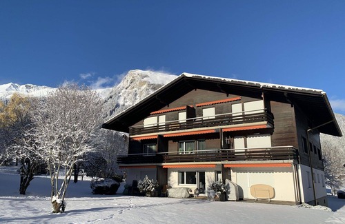 Lenk Apartment | Beautiful apartment for 4 guests with parking