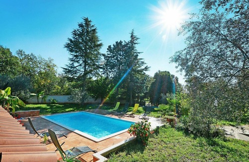 Valica Apartment | Beautiful apartment for 4 guests with WIFI, A/C, pool, TV and balcony