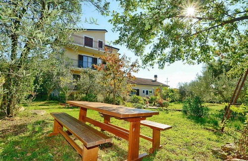 Valica Apartment | Beautiful apartment for 4 guests with WIFI, A/C, pool, TV and balcony