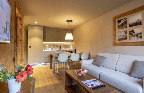 Zinal Apartment | Beautiful apartment for 6 people with WIFI, TV, balcony and pets allowed