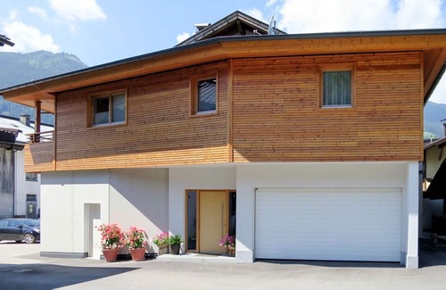 Uderns Apartment | Beautiful apartment for 4 people with WIFI, TV, balcony and parking