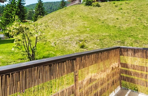Anzere Apartment | Beautiful apartment for 7 people with WIFI, TV and balcony