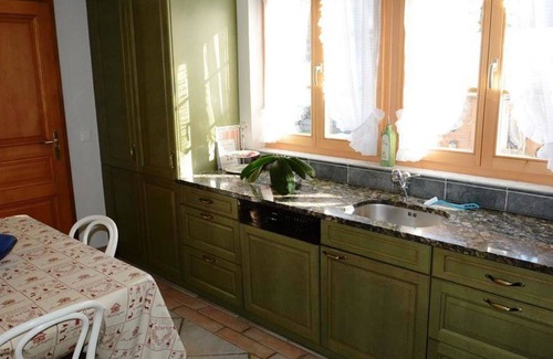 Gstaad Apartment | Beautiful apartment for 4 guests with WIFI, TV, pets allowed and parking