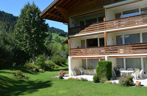 Gstaad Apartment | Beautiful apartment for 2 guests with WIFI, balcony and parking