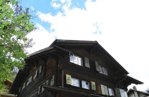 Gstaad Apartment | Beautiful apartment for 2 people with WIFI, balcony and parking