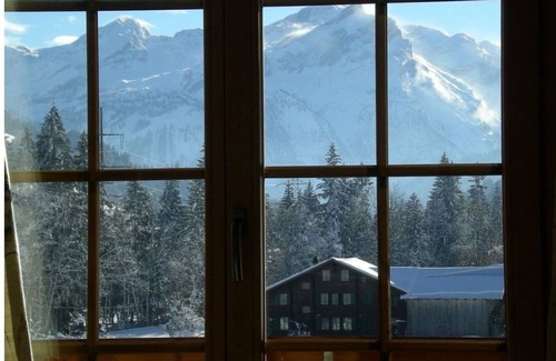 Gstaad Apartment | Beautiful apartment for 4 guests with WIFI, TV and balcony