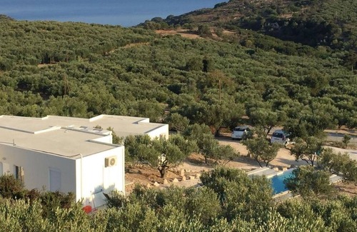 Plakalona Apartment | Beautiful apartment for 6 people with A/C, WIFI, pool and terrace