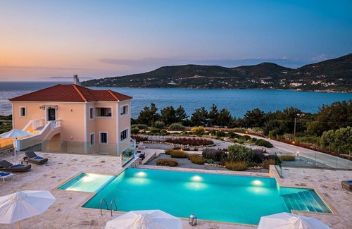 Samos Apartment | Beautiful apartment for 4 guests with pool, WIFI, A/C, TV, balcony, panoramic view and parking
