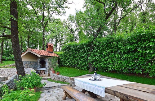 Mihotici Apartment | Beautiful apartment for 5 guests with WIFI, A/C, TV and parking