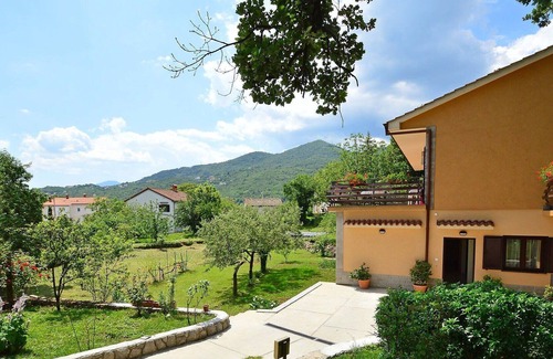 Mihotici Apartment | Beautiful apartment for 5 guests with WIFI, A/C, TV and parking