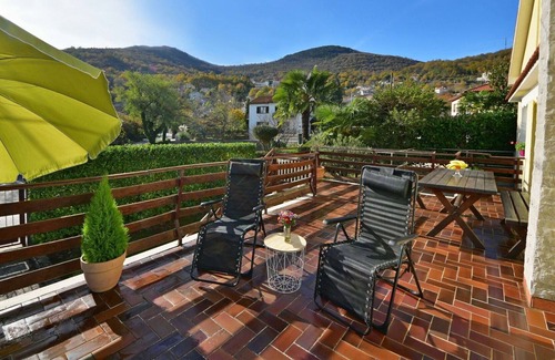 Rukavac Apartment | Beautiful apartment for 4 guests with WIFI, A/C, TV, terrace, pets allowed and parking