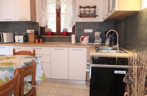 Zagorje Apartment | Beautiful apartment for 5 guests with WIFI, private pool, TV, terrace and parking