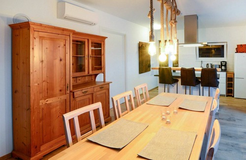 Seget Apartment | Beautiful apartment for 4 guests with WIFI, A/C, pool, TV, terrace and pets allowed