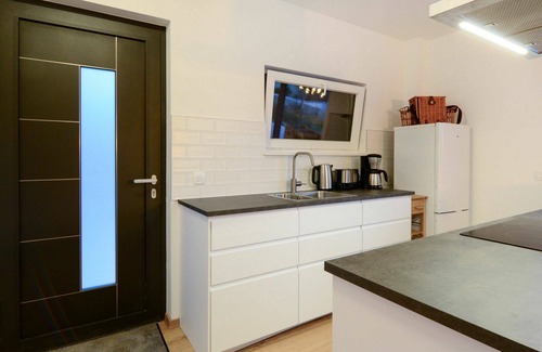 Seget Apartment | Beautiful apartment for 4 guests with WIFI, A/C, pool, TV, terrace and pets allowed