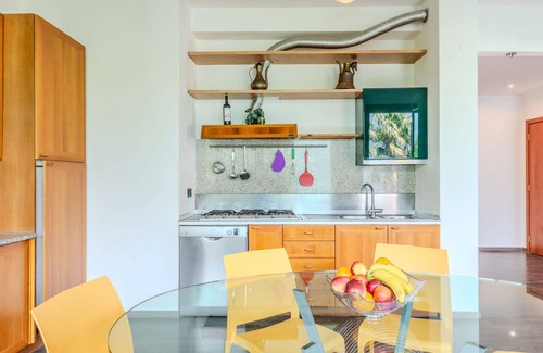 Naggio Apartment | Beautiful apartment for 4 people with WIFI, A/C, TV, balcony and pets allowed