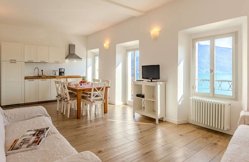 Musso Apartment | Beautiful apartment for 6 people with pool, WIFI, A/C, TV, terrace and parking