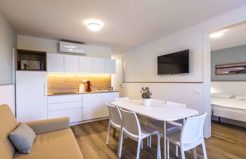 Strunjan Apartment | Beautiful apartment for 6 guests with WIFI, A/C, pool, TV, terrace, pets allowed and panoramic v.