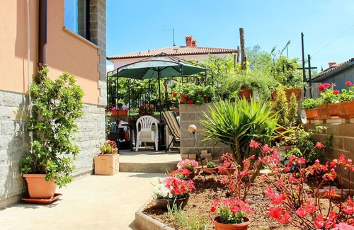 Izola Apartment | Beautiful apartment for 4 guests with WIFI, A/C, TV and patio