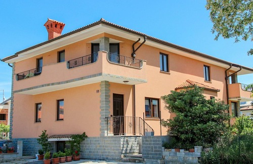 Izola Apartment | Beautiful apartment for 4 guests with WIFI, A/C, TV and patio