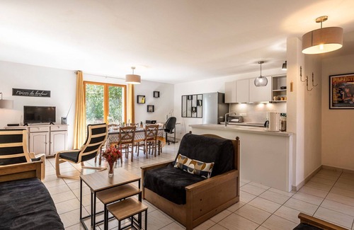 Lozari Apartment | Beautiful apartment for 6 guests with WIFI, pool, A/C, TV and patio