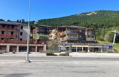 Les Angles Apartment | Beautiful apartment with large terrace. At the foot of the slopes.